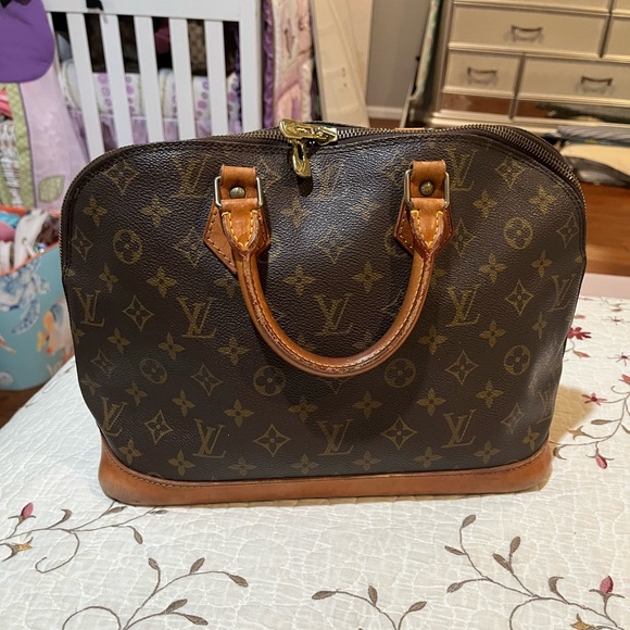 LOUIS VUITTON ALMA MM HANDBAG - Picture 1 of 11